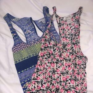 Set of 2 printed tank top.